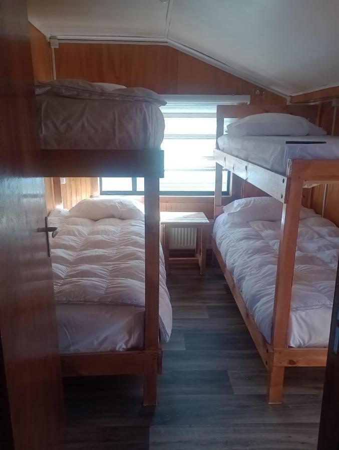 Isla Yu Backpacker Vandrarhem Puerto Natales Exteriör bild