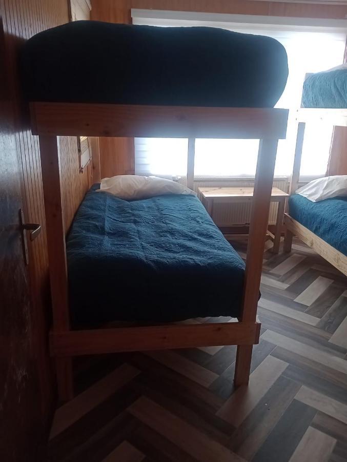 Isla Yu Backpacker Vandrarhem Puerto Natales Exteriör bild