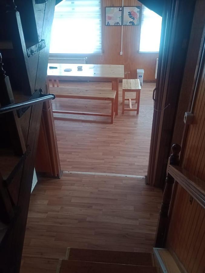 Isla Yu Backpacker Vandrarhem Puerto Natales Exteriör bild
