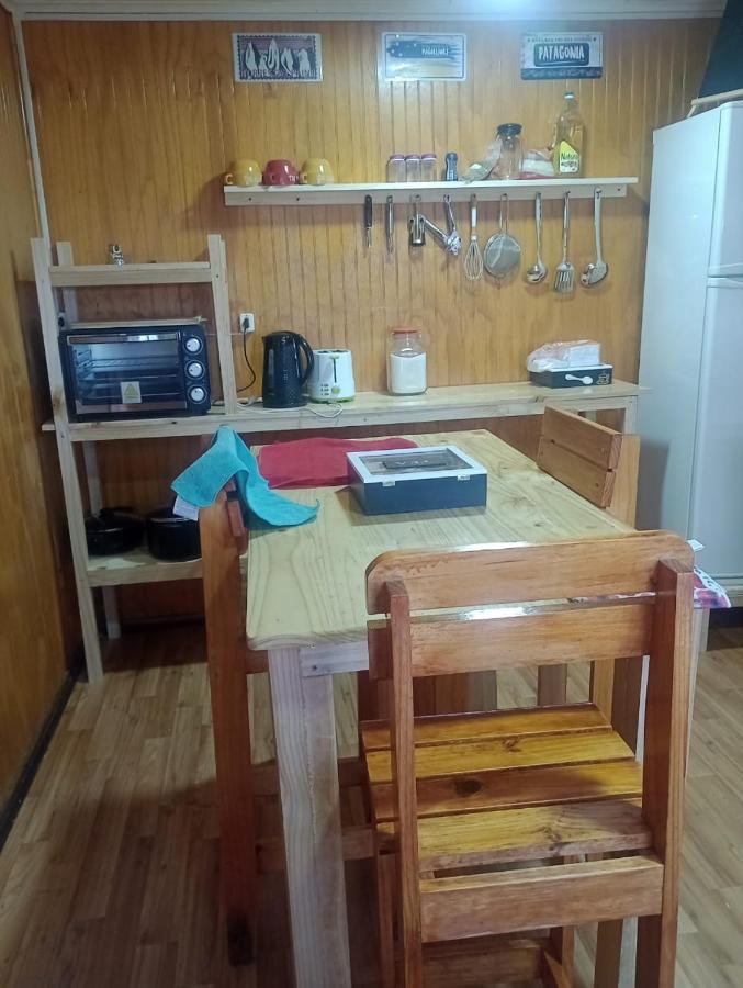 Isla Yu Backpacker Vandrarhem Puerto Natales Exteriör bild