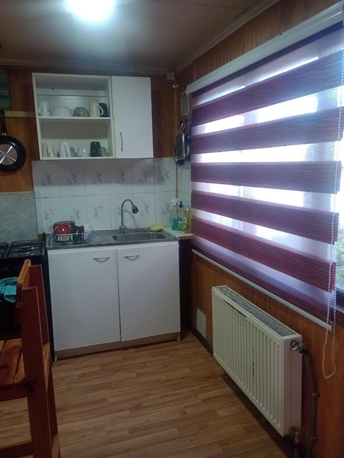 Isla Yu Backpacker Vandrarhem Puerto Natales Exteriör bild