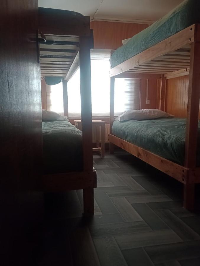 Isla Yu Backpacker Vandrarhem Puerto Natales Exteriör bild