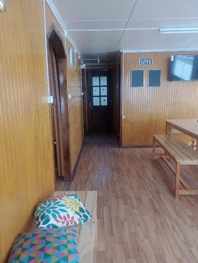 Isla Yu Backpacker Vandrarhem Puerto Natales Exteriör bild