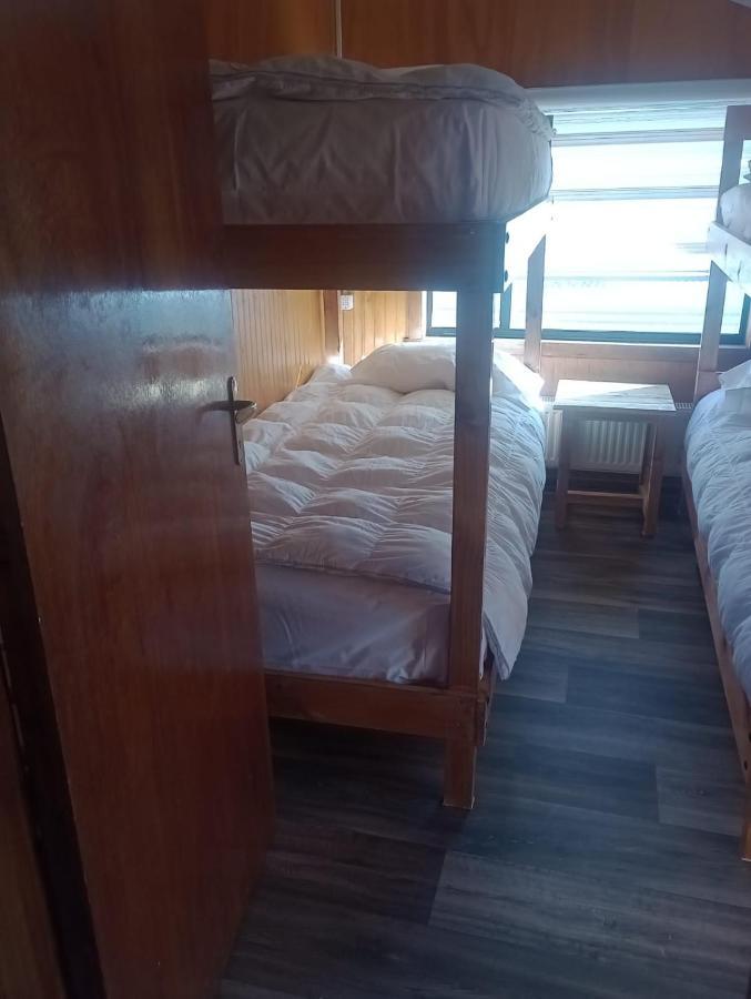 Isla Yu Backpacker Vandrarhem Puerto Natales Exteriör bild