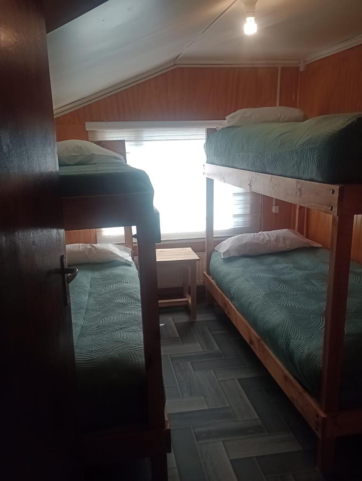 Isla Yu Backpacker Vandrarhem Puerto Natales Exteriör bild